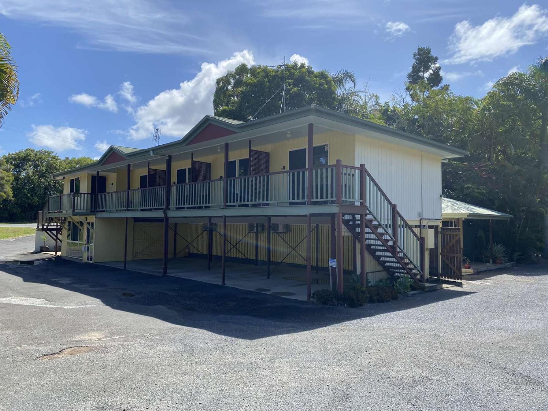 Agnes Palms Motel